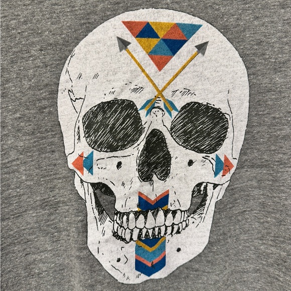 Chaser brand skull graphic tee - grey - size small - like new - Picture 5 of 5